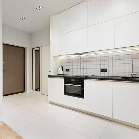 Noviy Bereg 1-bedroom Apartment *