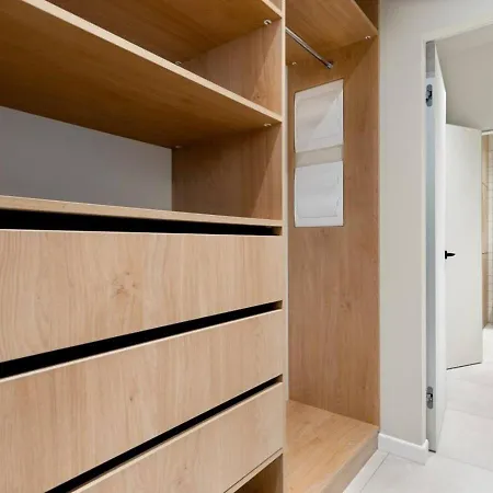Noviy Bereg 1-bedroom 아파트 *